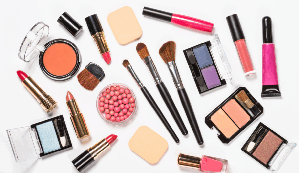 how-to-declutter-your-makeup-collection