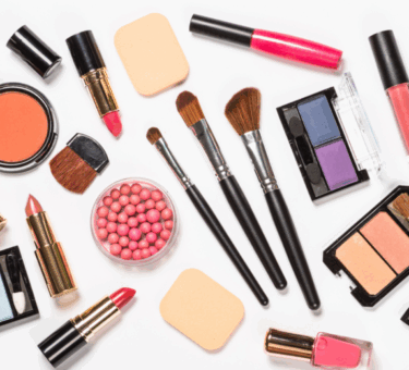 how-to-declutter-your-makeup-collection