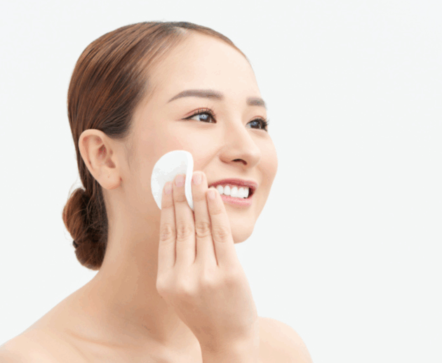 Natural Minimalist Beauty Hacks for a Glow Without the Clutter